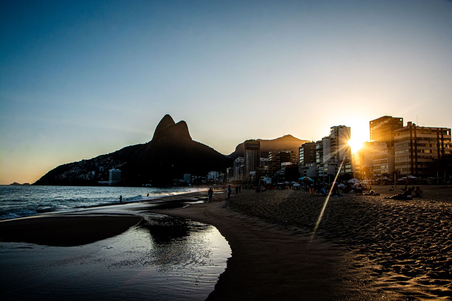 Praia de Ipanema ao entardecer